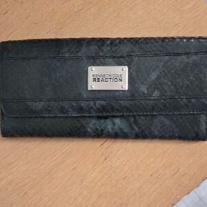 Kenneth Cole Reaction Textured Black Wallet